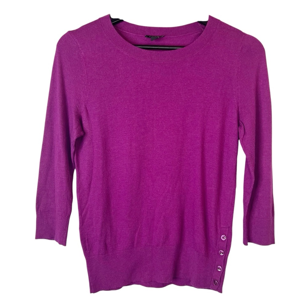 EUC Ann Taylor Fuchsia Crew Neck Button Side Sweater